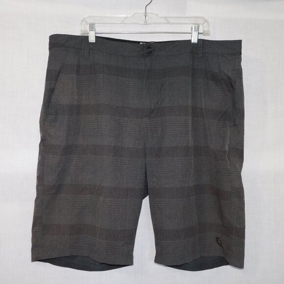 Gotcha Hybrid Mens 40 Gray Black Plaidd Shorts - Picture 1 of 8